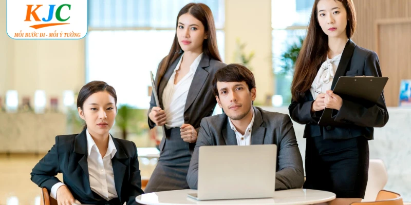 Bộ phận hành chính đóng vai trò quan trọng tại KJC